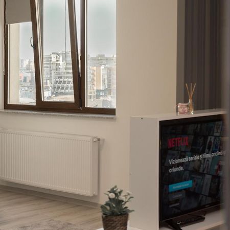 The Chic Minimalist - Apartment Ясси Екстер'єр фото