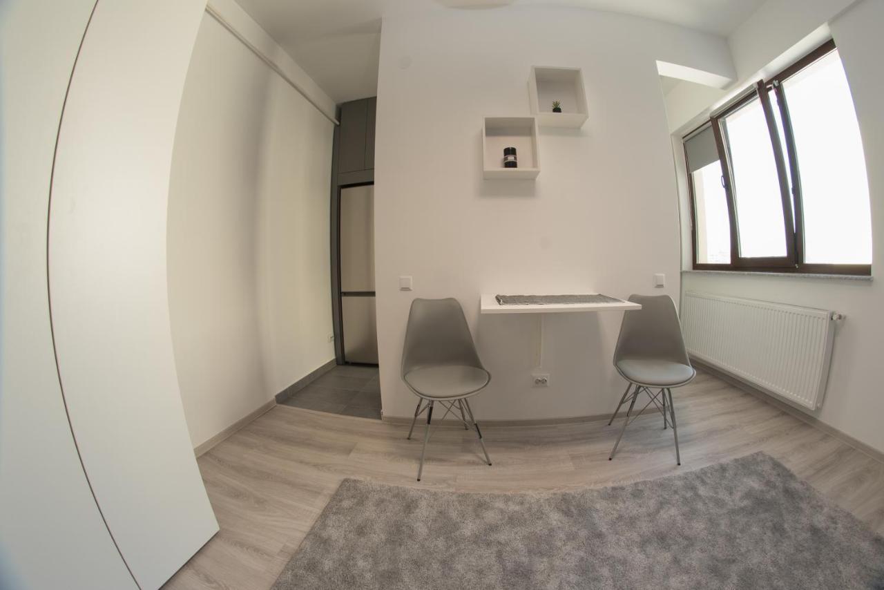 The Chic Minimalist - Apartment Ясси Екстер'єр фото
