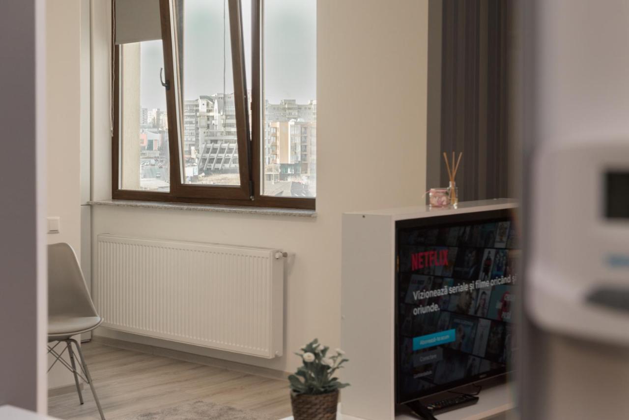 The Chic Minimalist - Apartment Ясси Екстер'єр фото